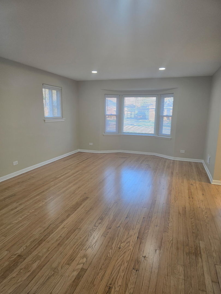 4116 W 109 Street - Photo 1