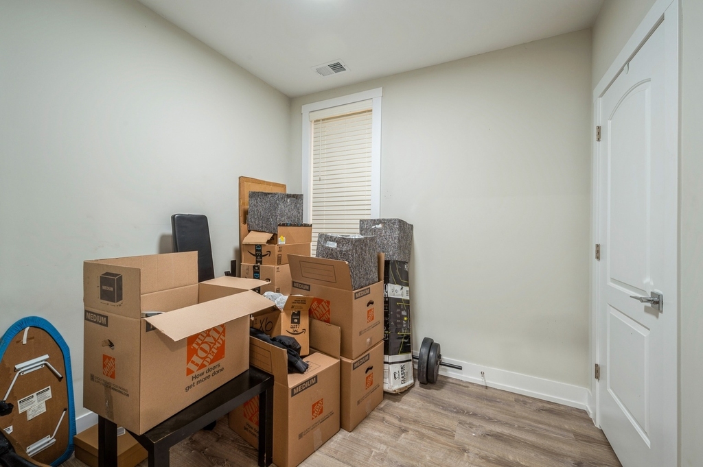 2237 S Sacramento Avenue - Photo 7