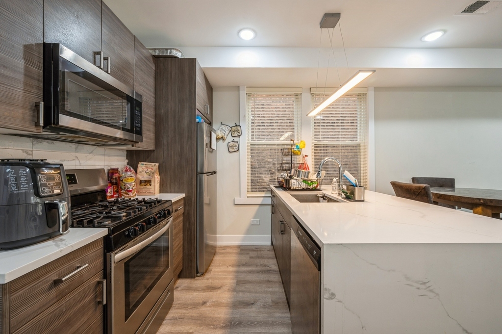 2237 S Sacramento Avenue - Photo 1