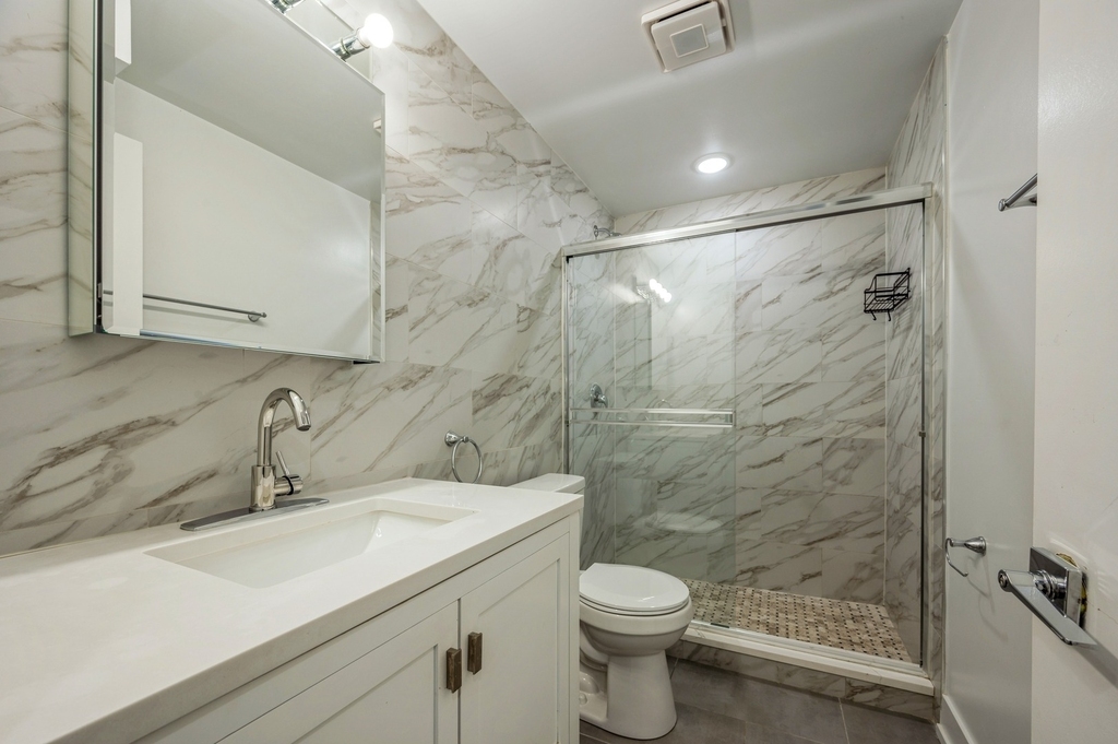 2237 S Sacramento Avenue - Photo 8