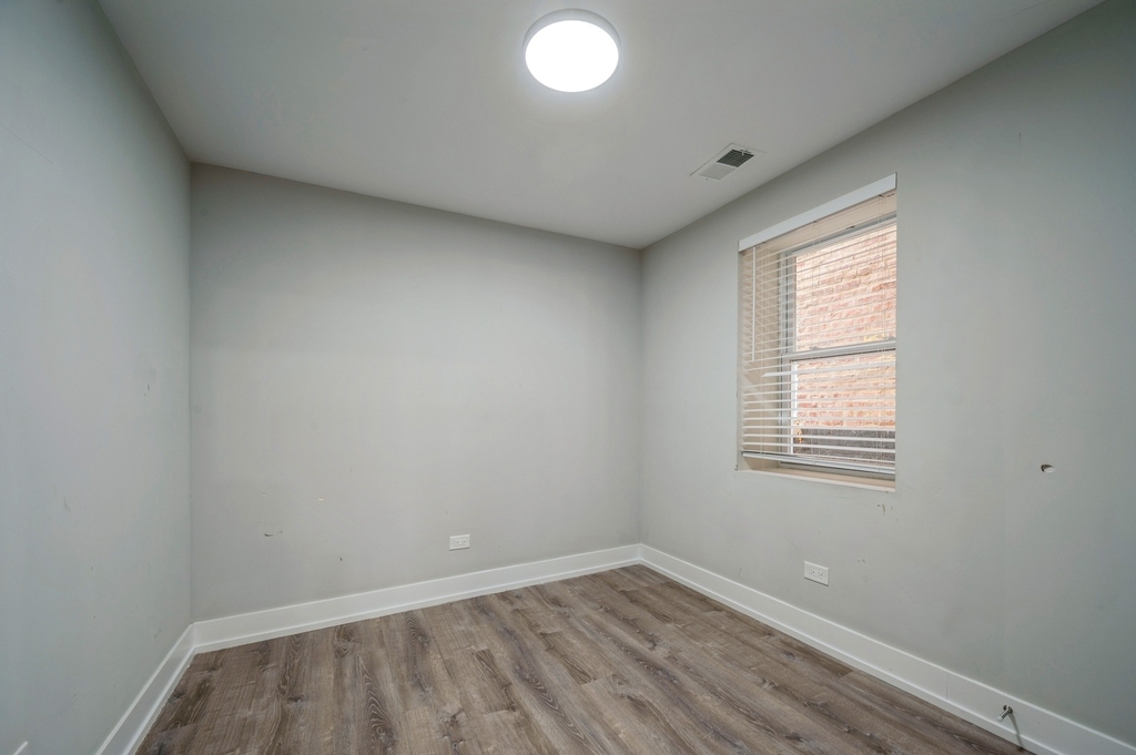 2237 S Sacramento Avenue - Photo 6