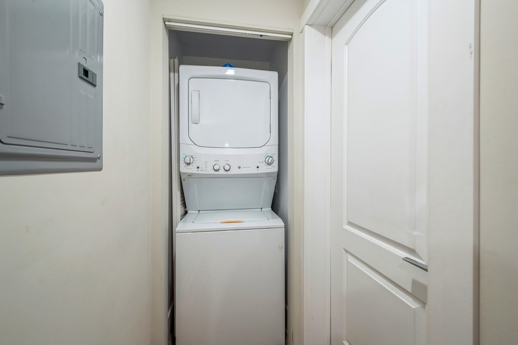 2237 S Sacramento Avenue - Photo 10