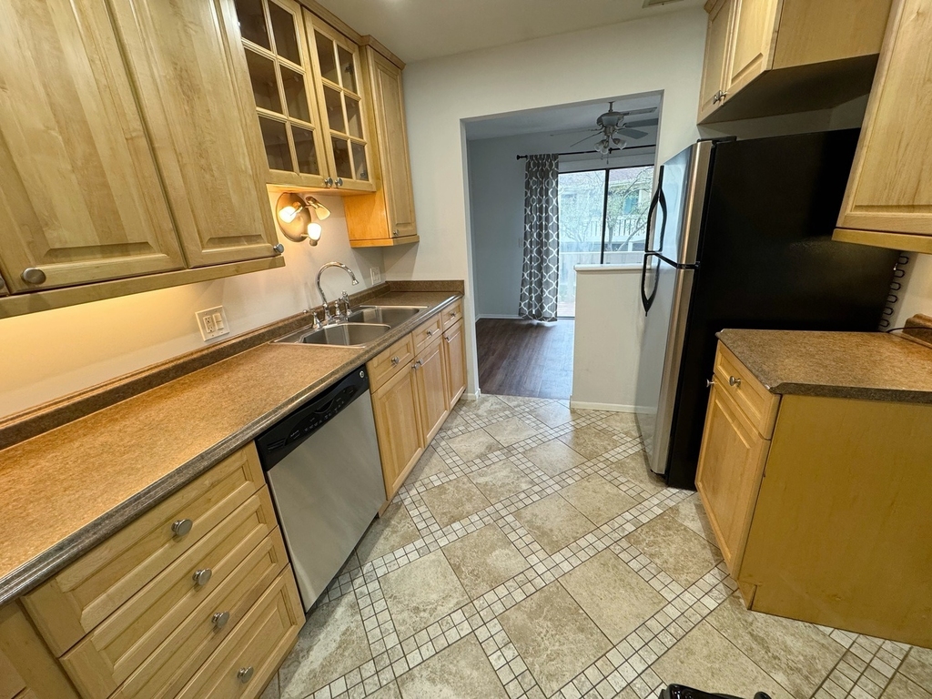 576 Greystone Lane - Photo 4