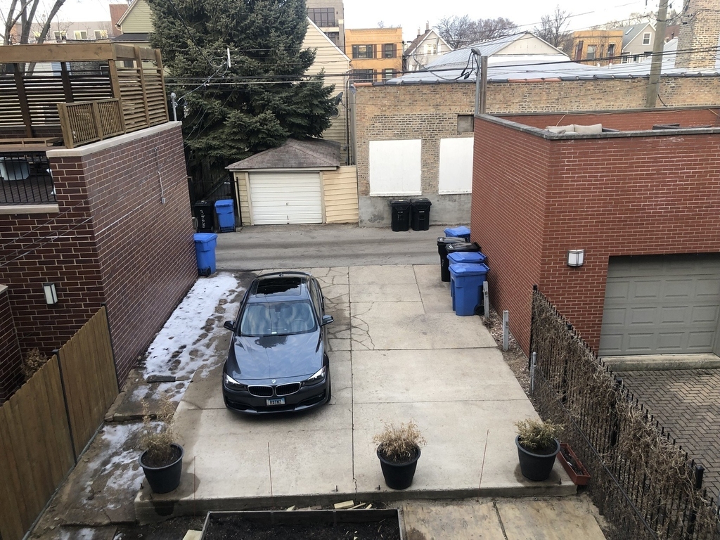 3728 N Bosworth Avenue - Photo 2