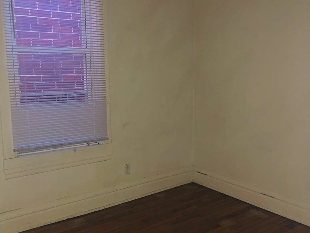 3728 N Bosworth Avenue - Photo 9