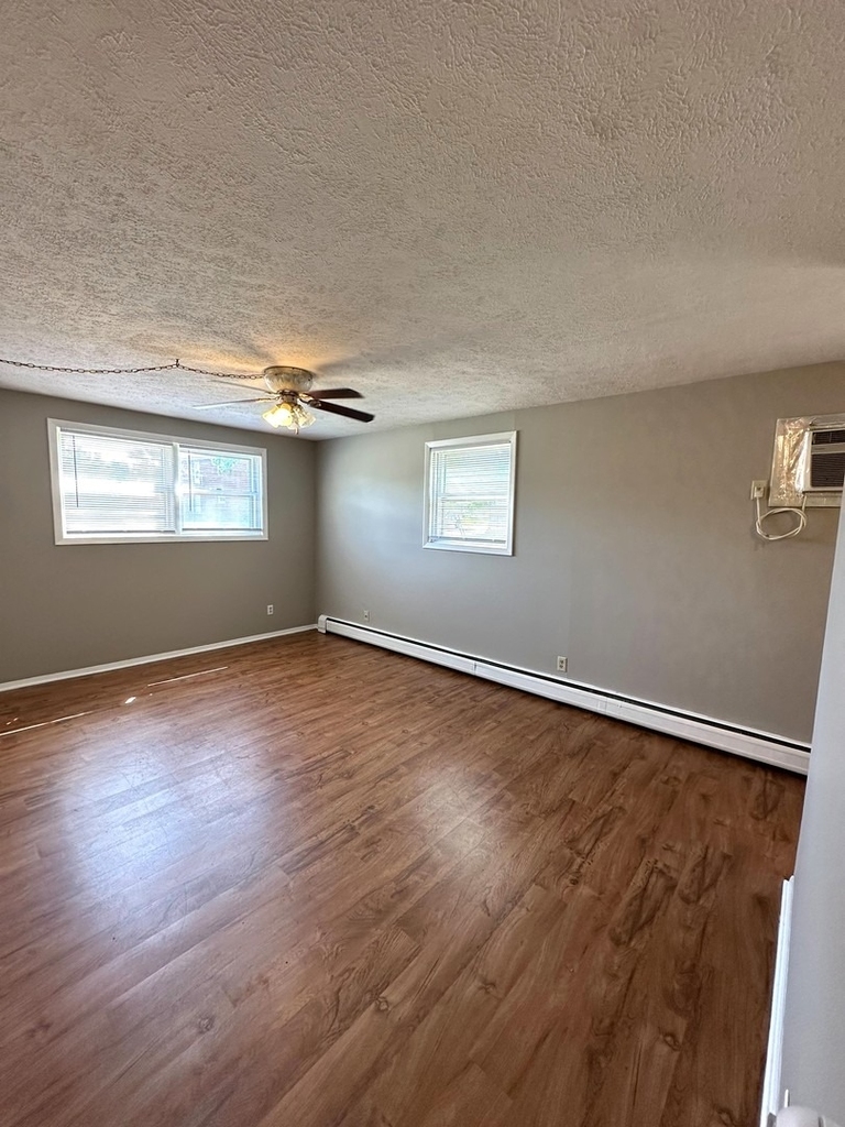 1007 Sheryl Lane - Photo 2