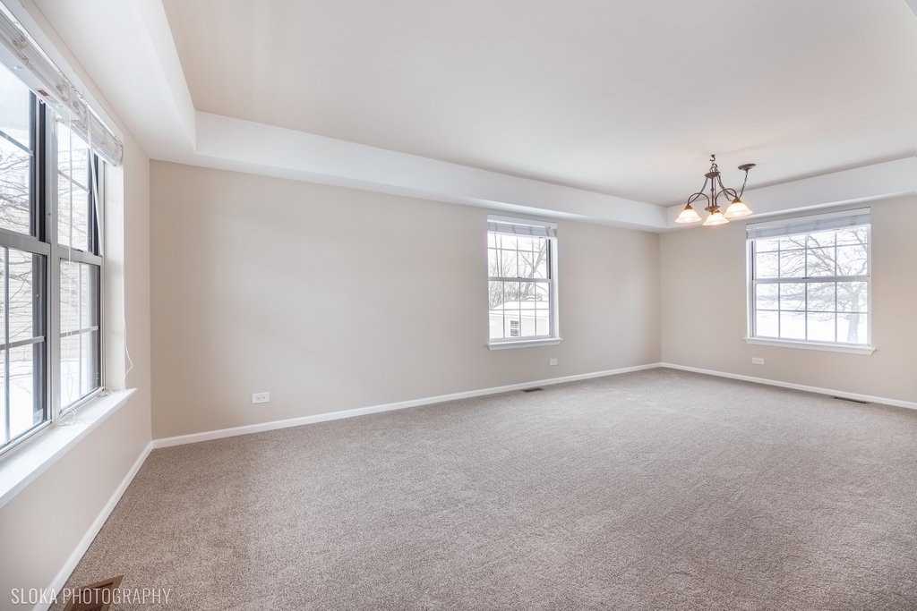 554 Abbeywood Drive - Photo 3