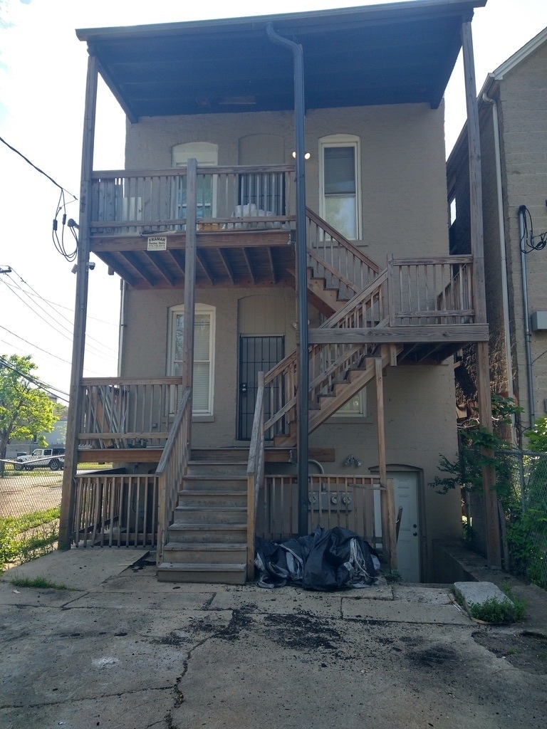 209 S Albany Avenue - Photo 9