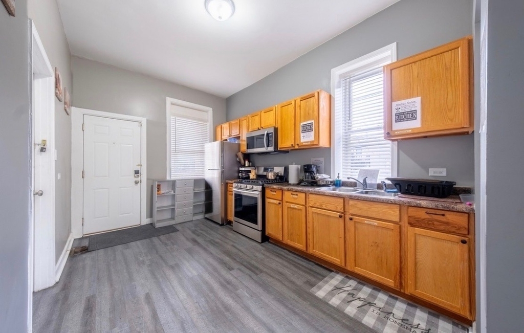 209 S Albany Avenue - Photo 3