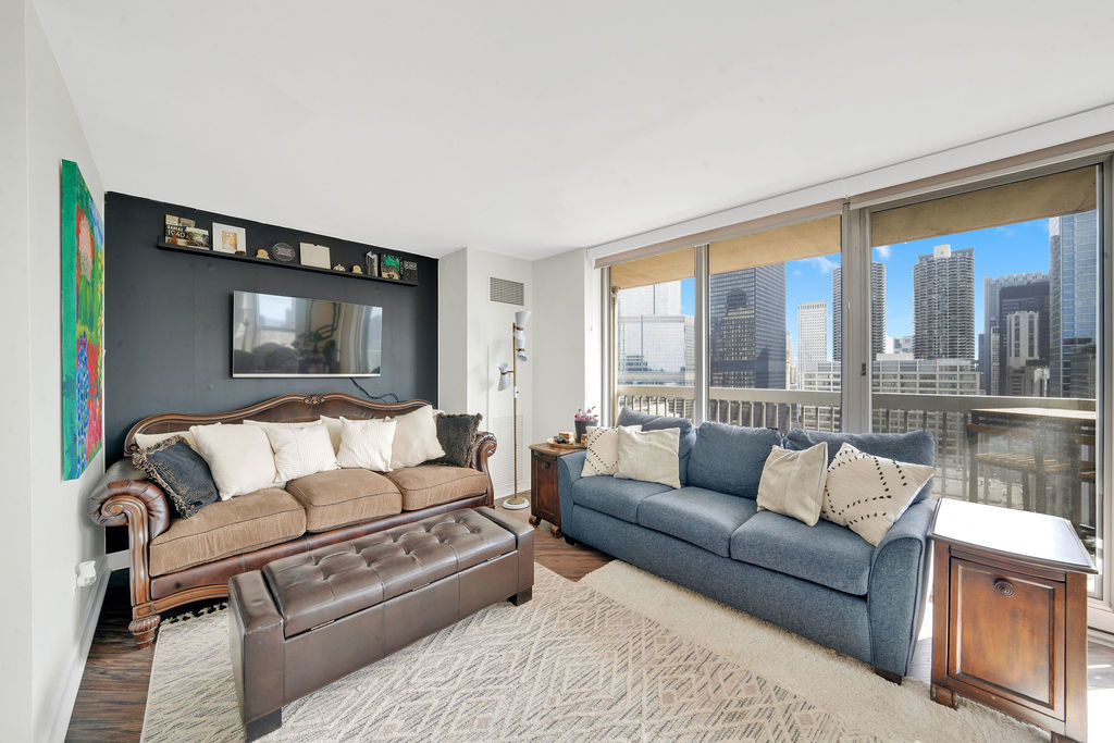 545 N Dearborn Street - Photo 5
