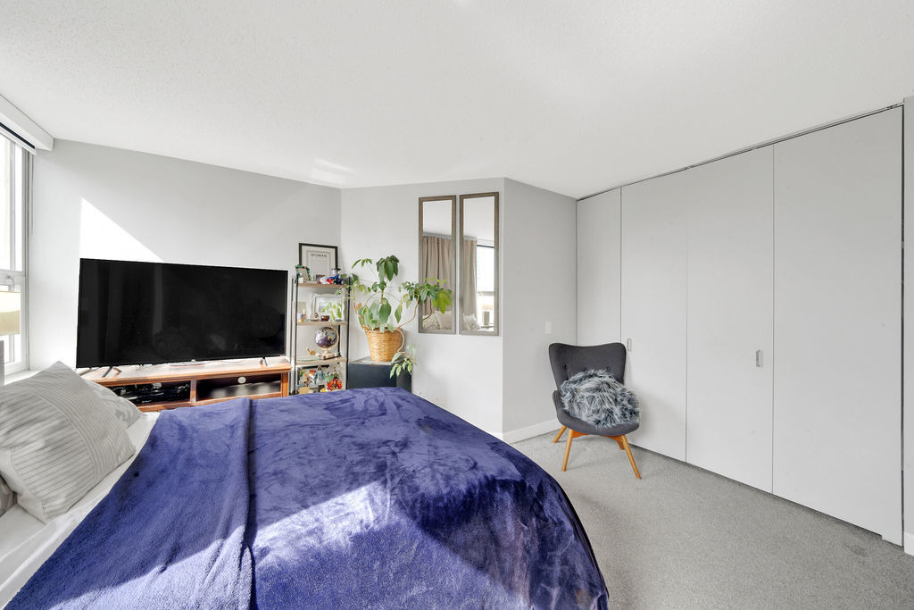 545 N Dearborn Street - Photo 10