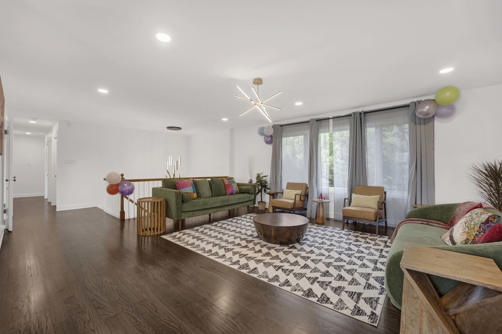 1135 Crestwood Drive - Photo 4
