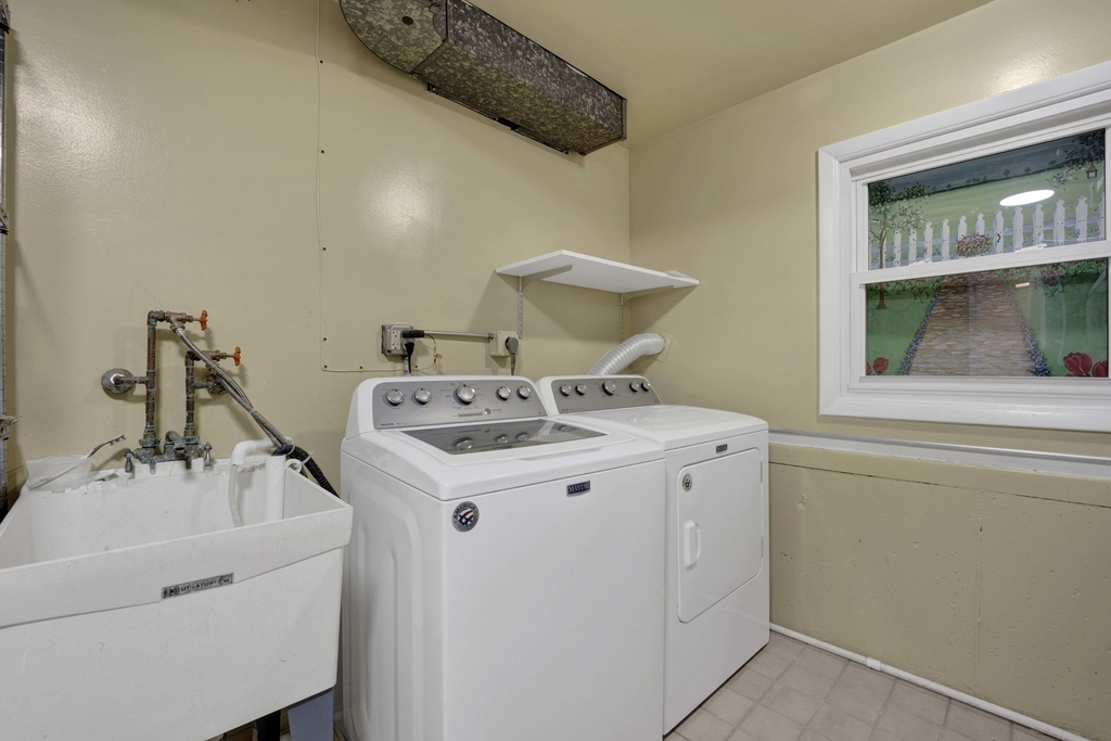 1135 Crestwood Drive - Photo 27