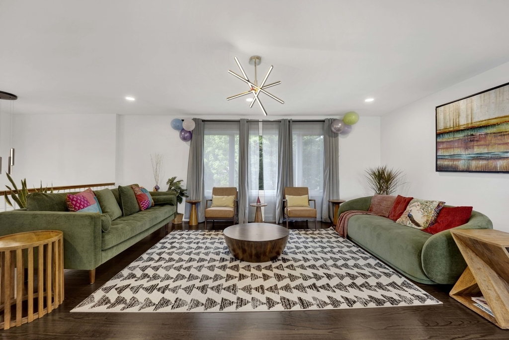 1135 Crestwood Drive - Photo 3