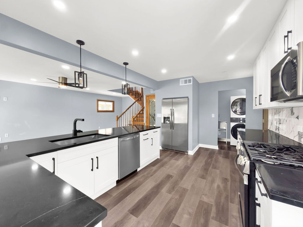 5845 S Sayre Avenue - Photo 10