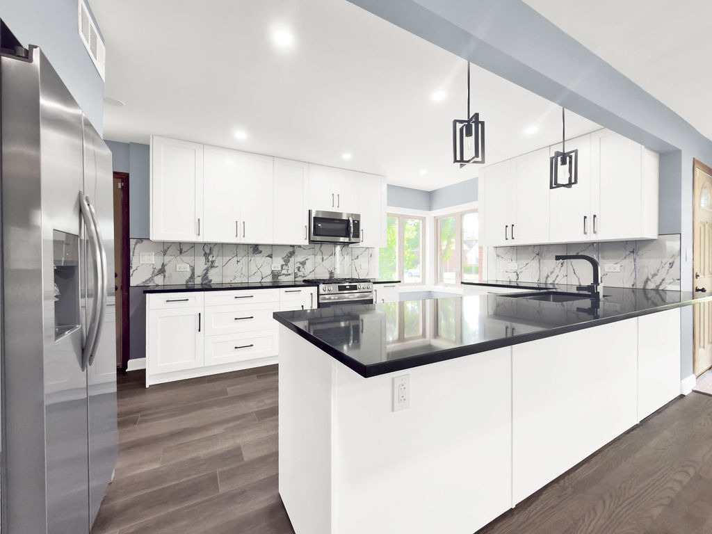 5845 S Sayre Avenue - Photo 8