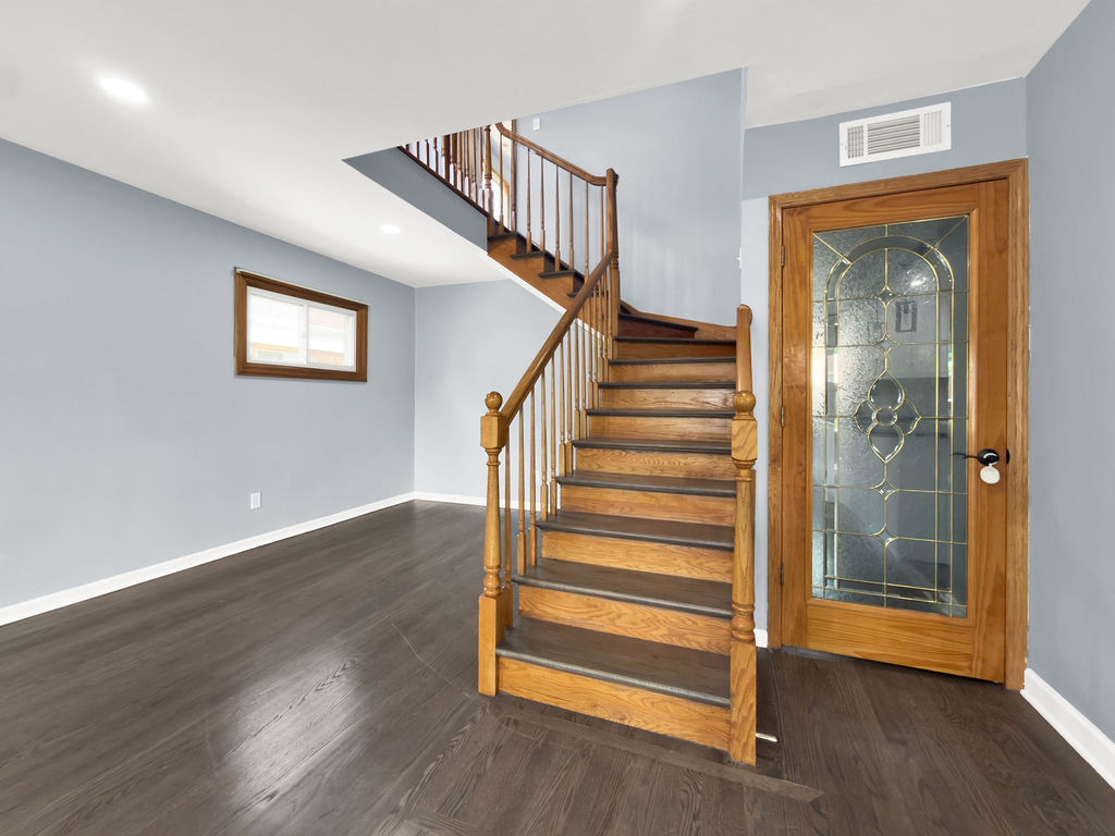 5845 S Sayre Avenue - Photo 5