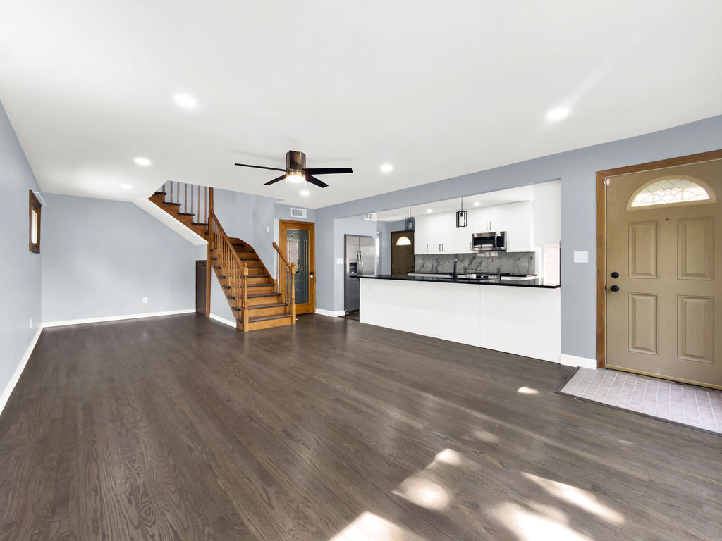 5845 S Sayre Avenue - Photo 4