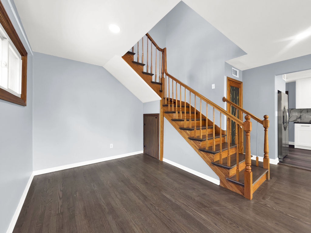 5845 S Sayre Avenue - Photo 6