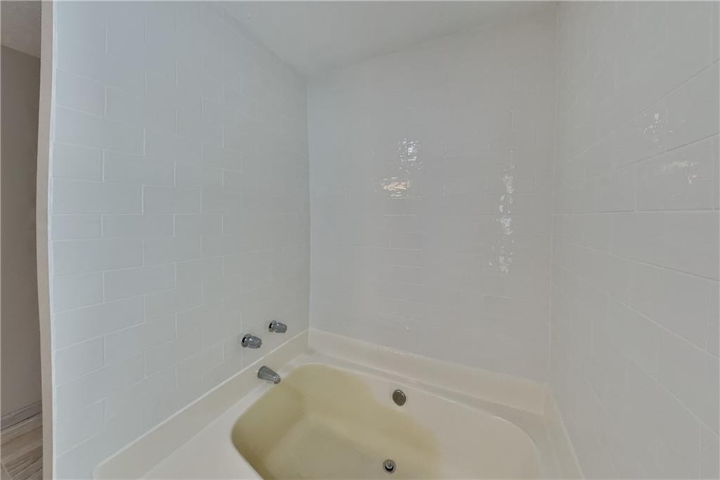 620 Gregory Manor Drive Sw - Photo 8