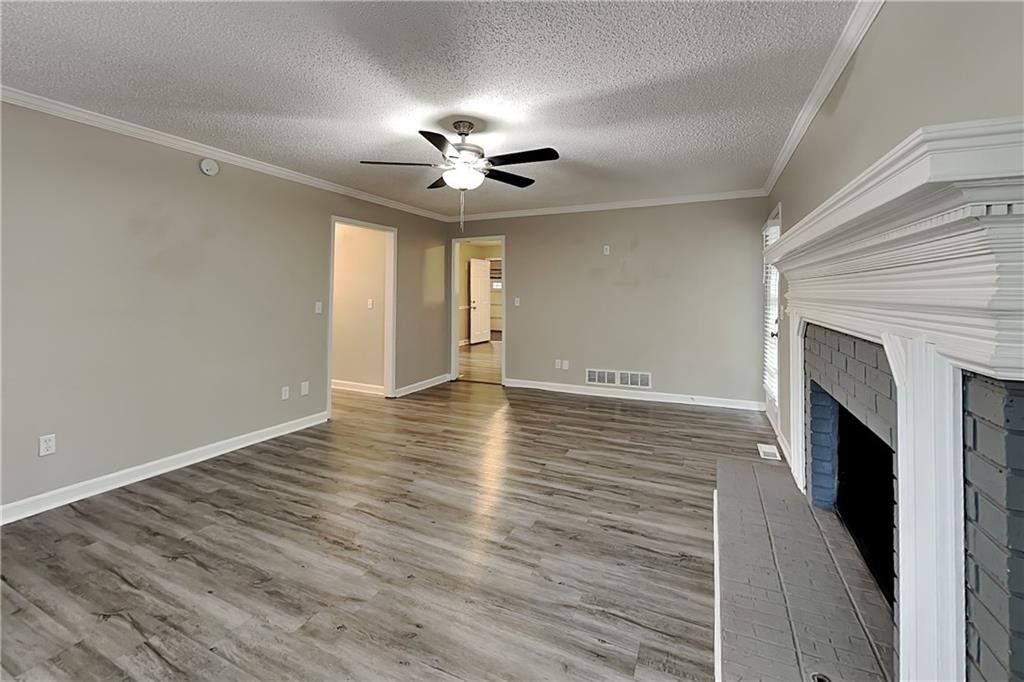 2671 Ashley Drive N - Photo 2