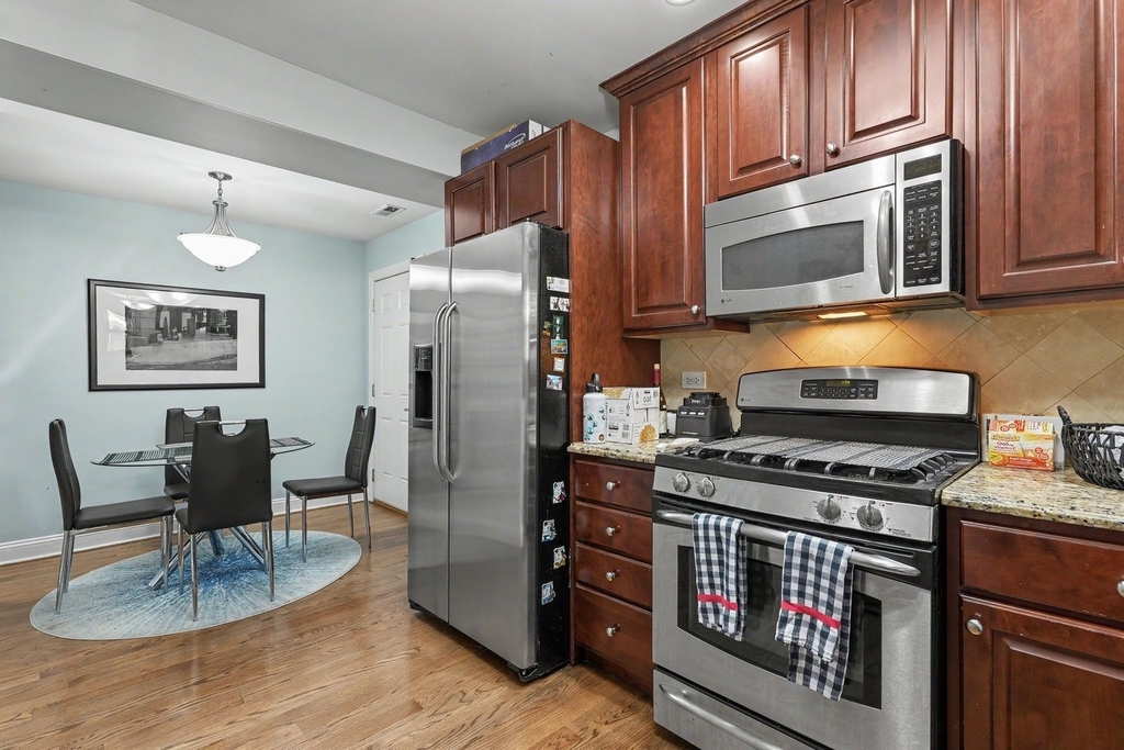 857 W Ainslie Street - Photo 14