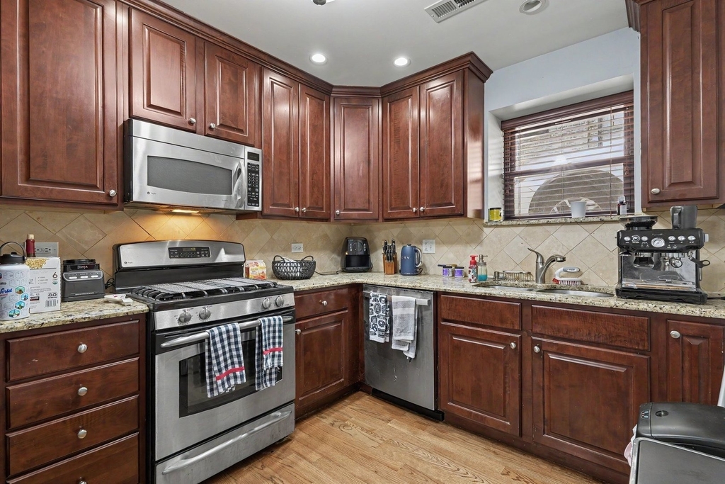857 W Ainslie Street - Photo 12