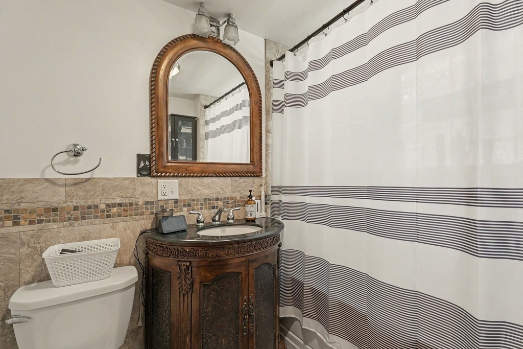 857 W Ainslie Street - Photo 21