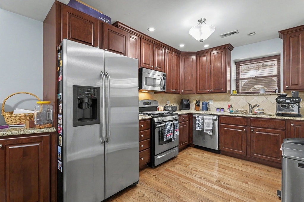 857 W Ainslie Street - Photo 11