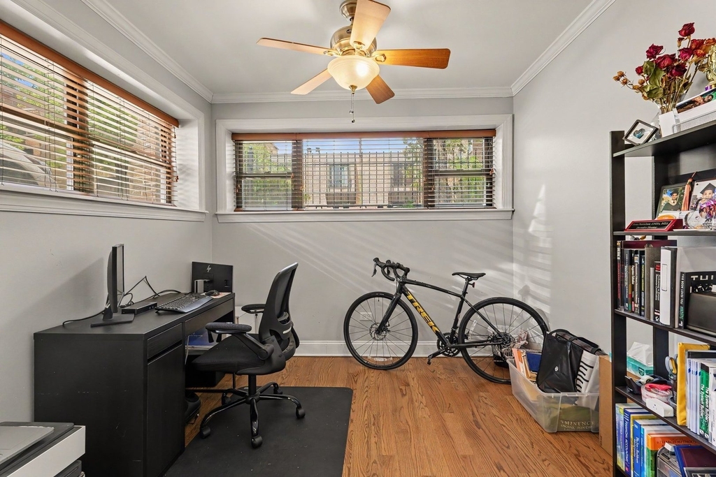 857 W Ainslie Street - Photo 17