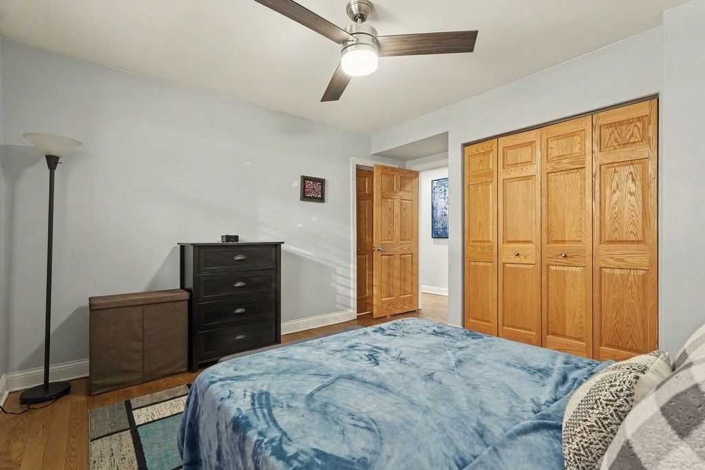 857 W Ainslie Street - Photo 24