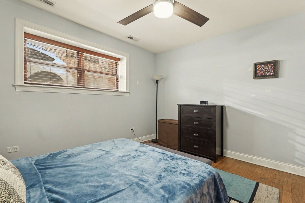 857 W Ainslie Street - Photo 25