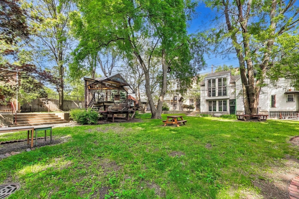 812 W 19th Street - Photo 14