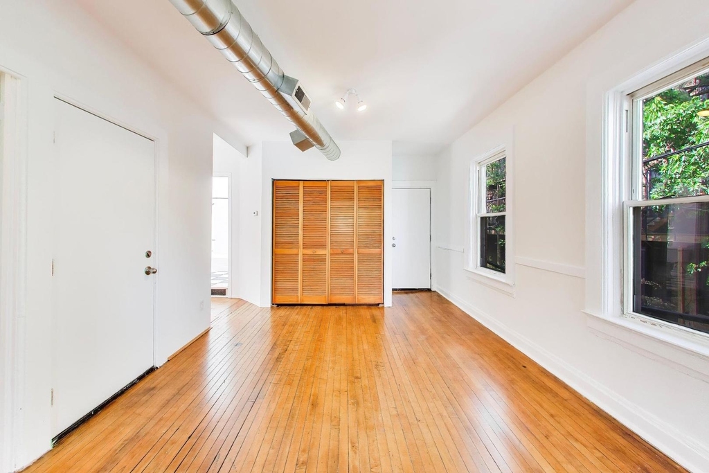 812 W 19th Street - Photo 5