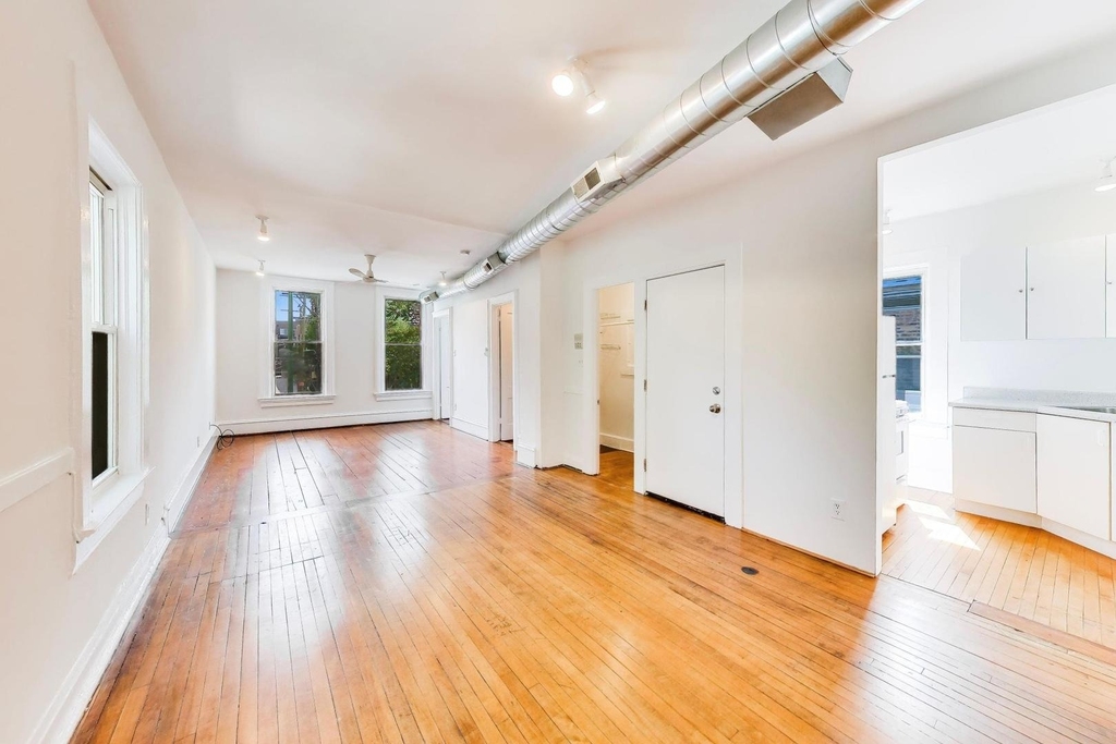 812 W 19th Street - Photo 4