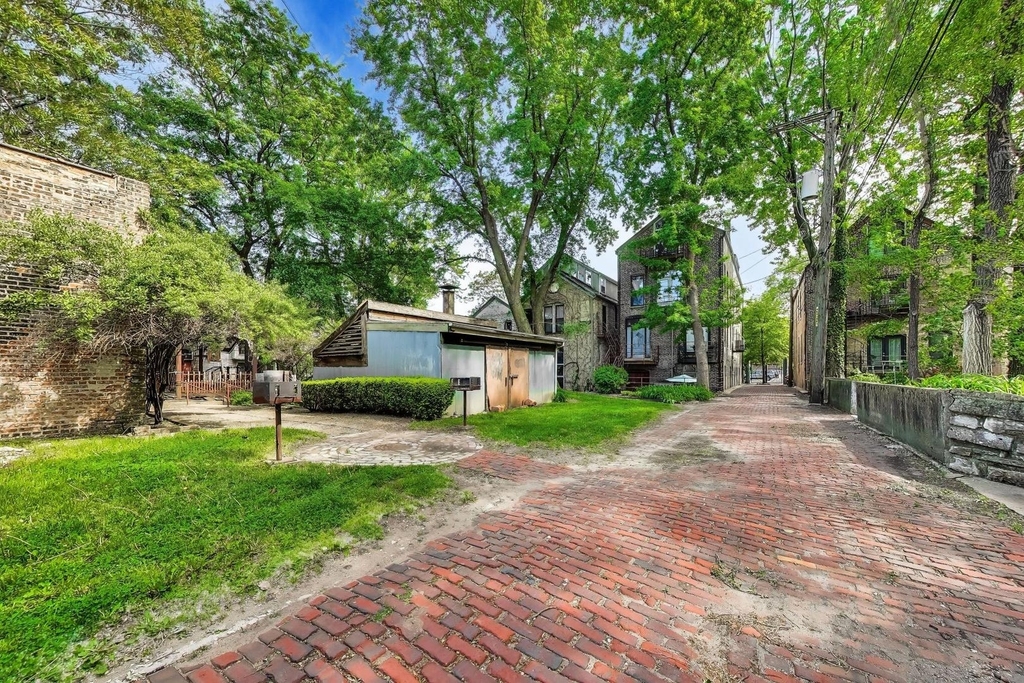 812 W 19th Street - Photo 13