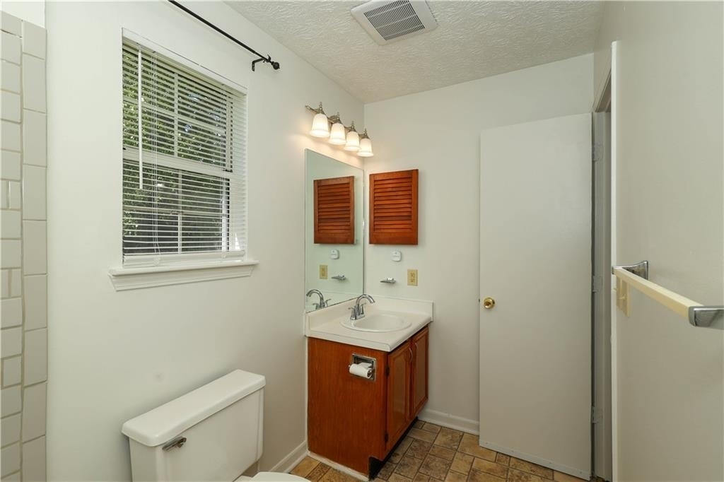 6560 Emerald Pointe - Photo 9