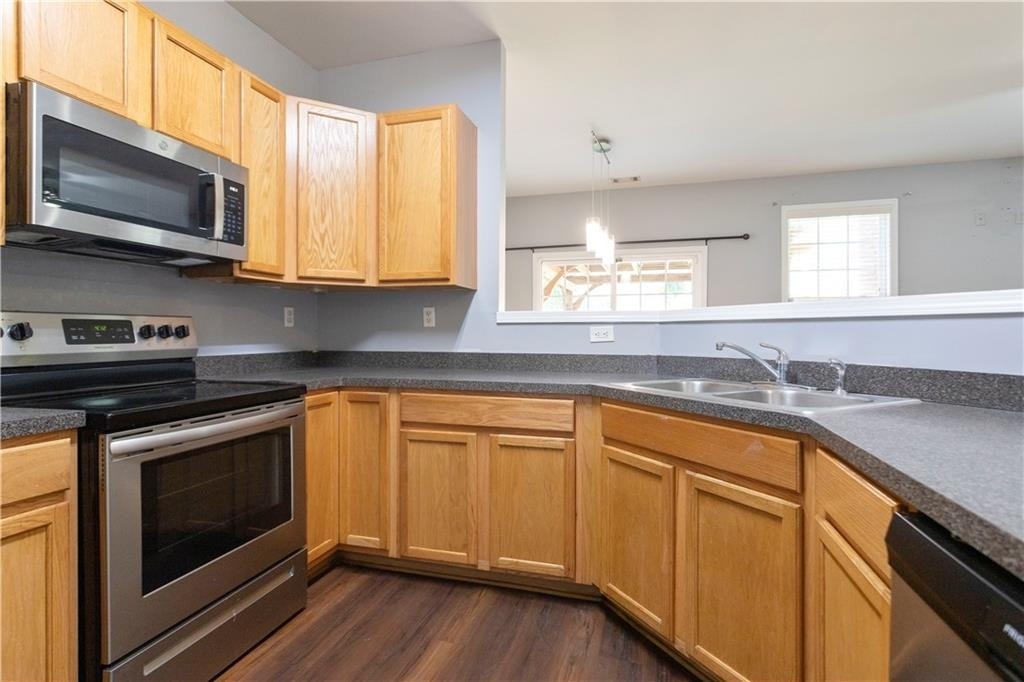 1126 Treymont - Photo 8