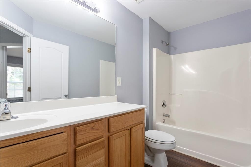 1126 Treymont - Photo 18