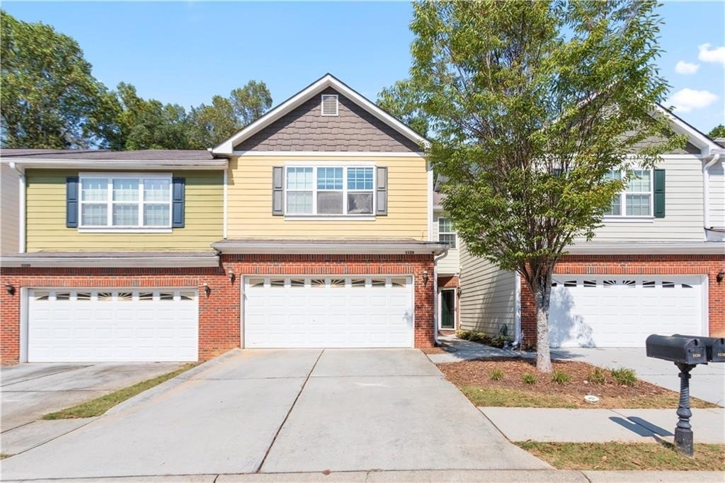 1126 Treymont - Photo 0