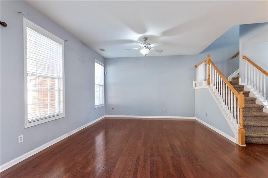 1126 Treymont - Photo 2