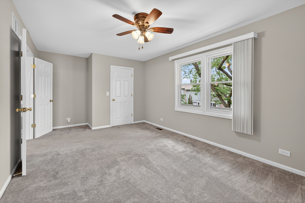 212 Amherst Court - Photo 23