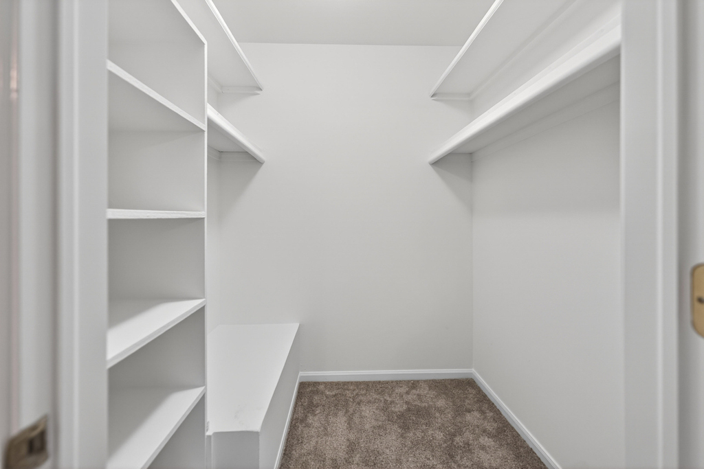 212 Amherst Court - Photo 24