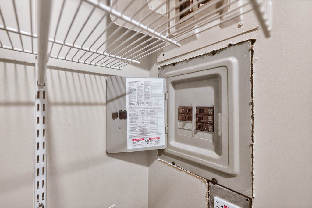 212 Amherst Court - Photo 35