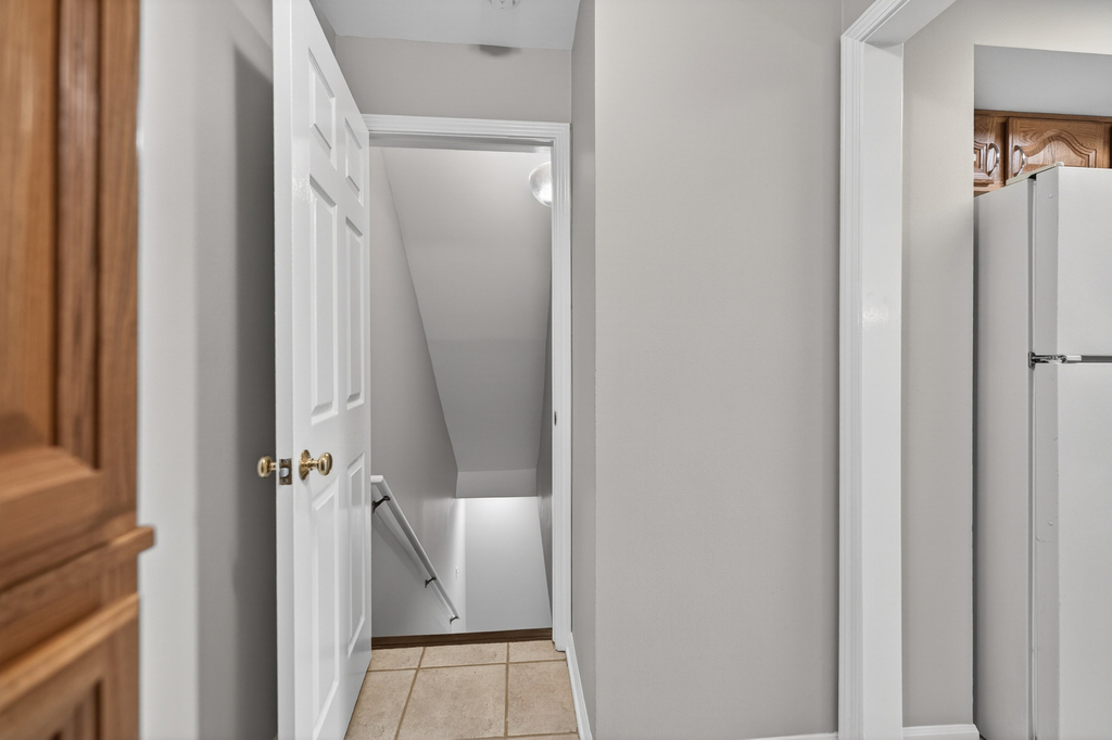212 Amherst Court - Photo 19