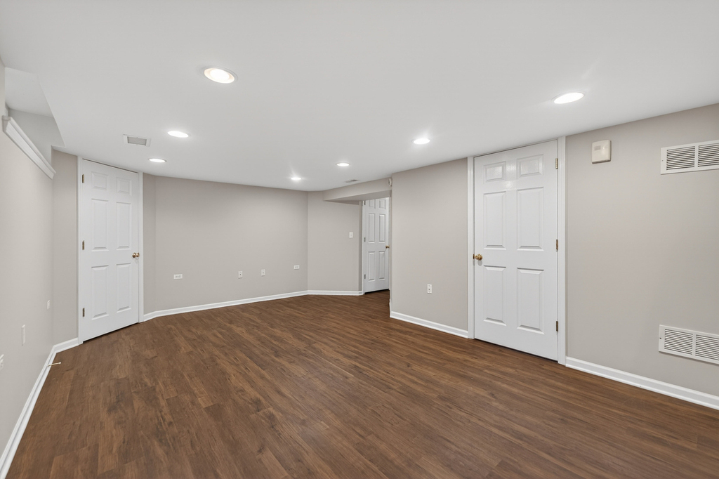 212 Amherst Court - Photo 30