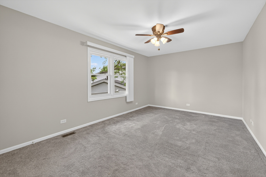 212 Amherst Court - Photo 22