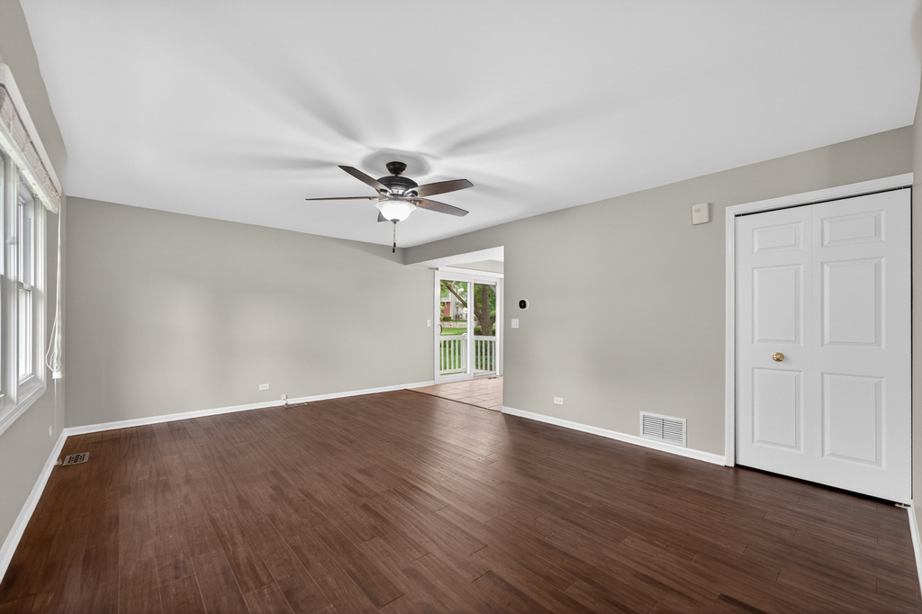 212 Amherst Court - Photo 8