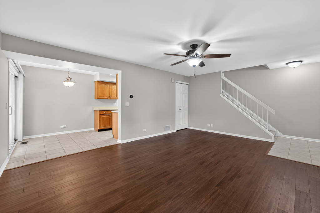 212 Amherst Court - Photo 10