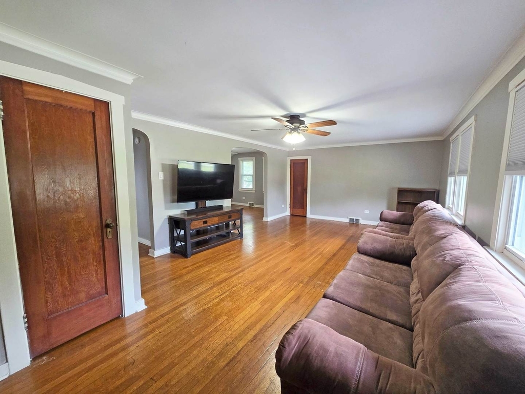249 E Park Boulevard - Photo 5